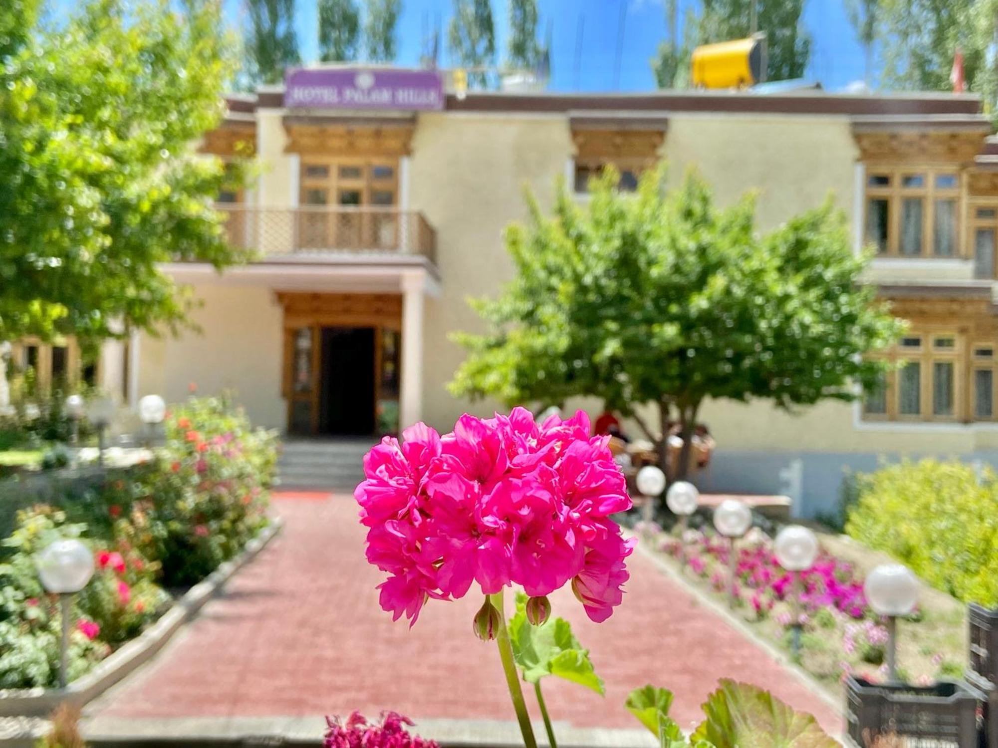 Hotel Palam Hills Leh Ngoại thất bức ảnh
